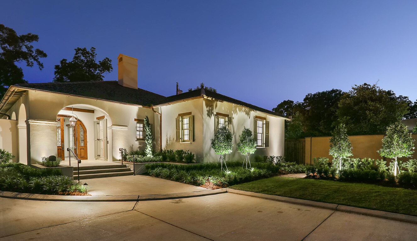 Professional concrete driveway at dusk in Murrieta, CA showcasing expert installation